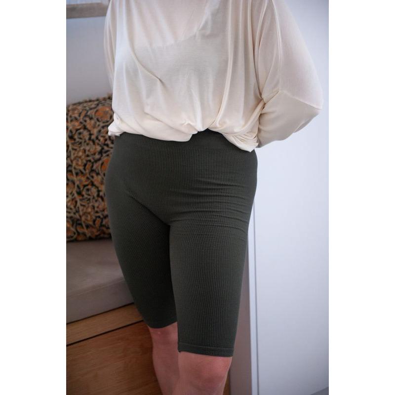 Cycliste de grossesse sans coutures Olive L/XL MAMA HANGS lifestyle 1