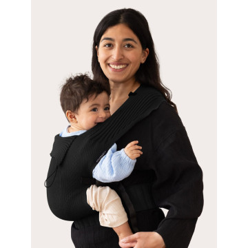 Porte-bébé Flybaby Black Flybaby lifestyle 1