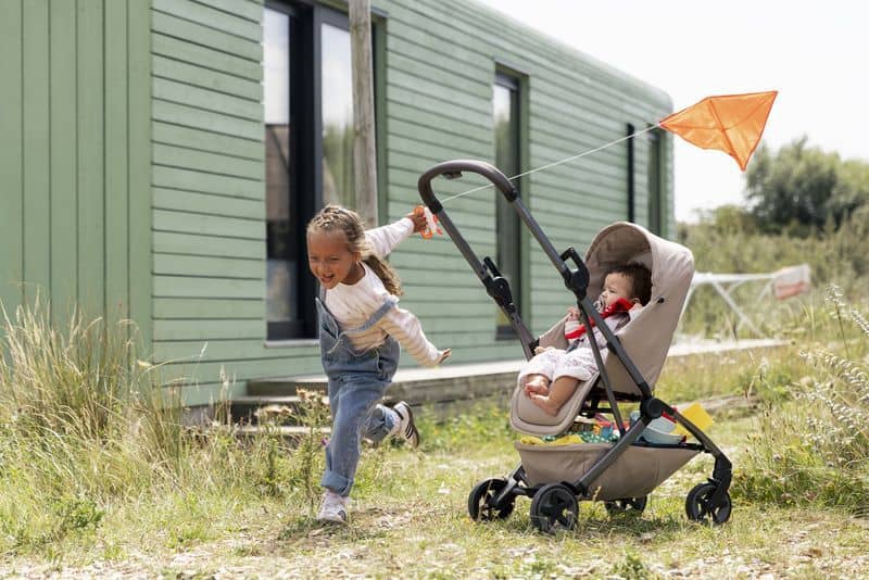 Du cocon au siège Joolz Aer2 Sandy taupe Joolz lifestyle