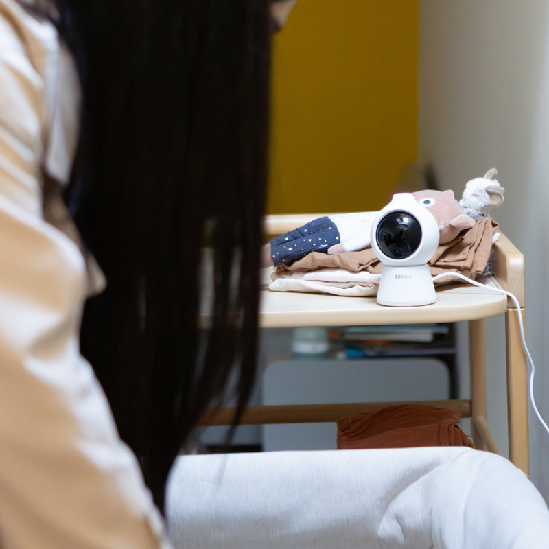 Ecoute bébé Vidéo Zen Smart AI Blanc Beaba lifestyle 2