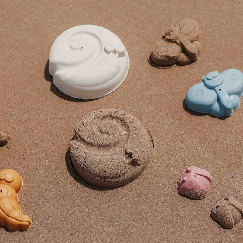 Ensemble de 4 moules de plage Eco Miniland lifestyle