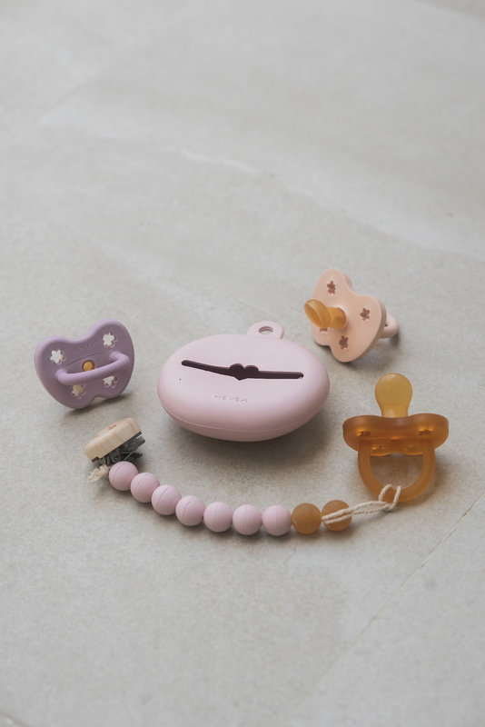 Etui de rangement pour sucettes et tétines Powder pink Hevea lifestyle