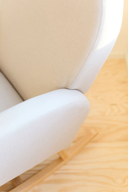 Fauteuil à bascule Lin Beige Childhome lifestyle 4