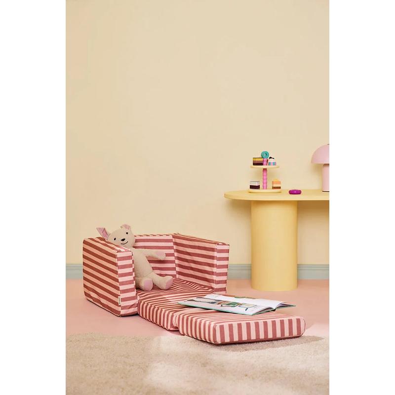 Fauteuil pliable rayé vieux rose KID'S CONCEPT lifestyle 2