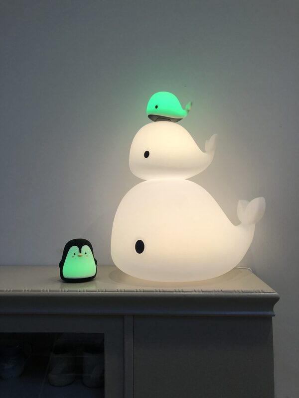 Lampe Led Christian la baleine Big Filibabba ambiance