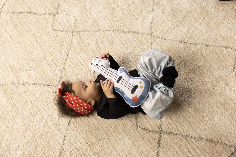 Hochet musical Guitare - Tiny Rockers TINY LOVE lifestyle