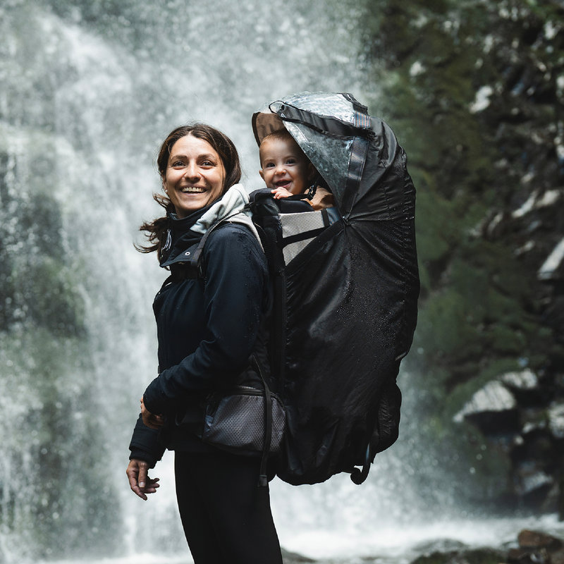 Housse De Pluie Porte Bebe Moov & Hike Babymoov lifestyle 1