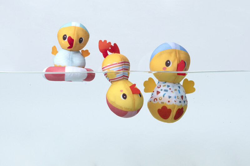 Jouets de bain 3 canards au bord de l'eau Liliputien lifestyle3