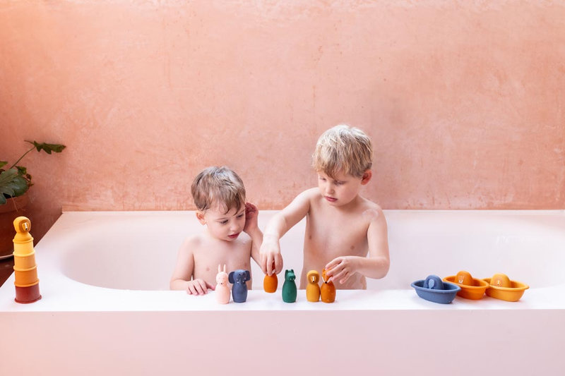 Jouets de bain aspergeur Mrs. Rabbit & Mr. Fox Trixie lifestyle 6