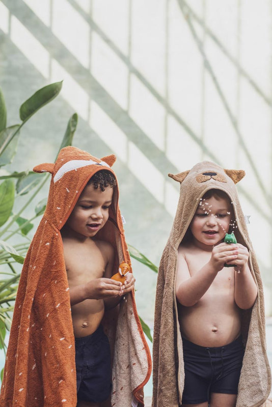 Jouets de bain aspergeur Mrs. Rabbit & Mr. Fox Trixie lifestyle 2