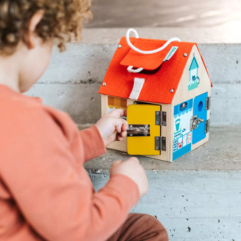 Jouet d’éveil en bois Maison Lilliputiens Utilisation