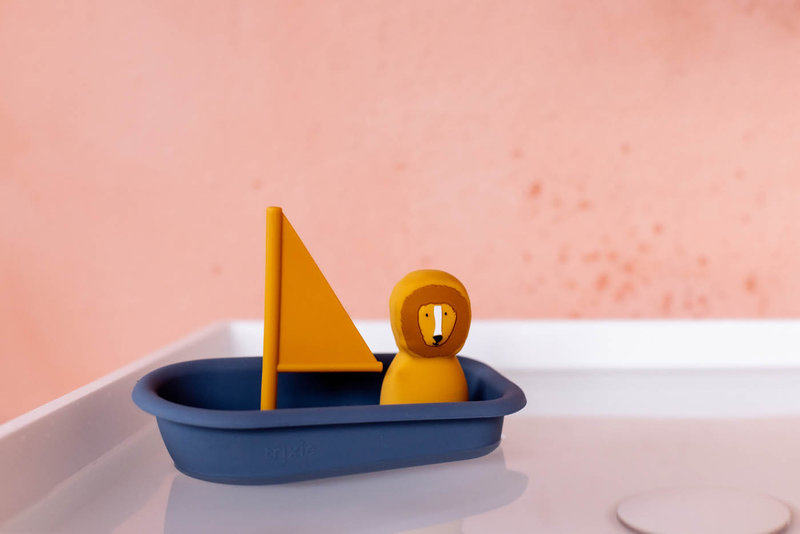 Jouet pour le bain voilier Mr. Lion Trixie lifestyle 1 