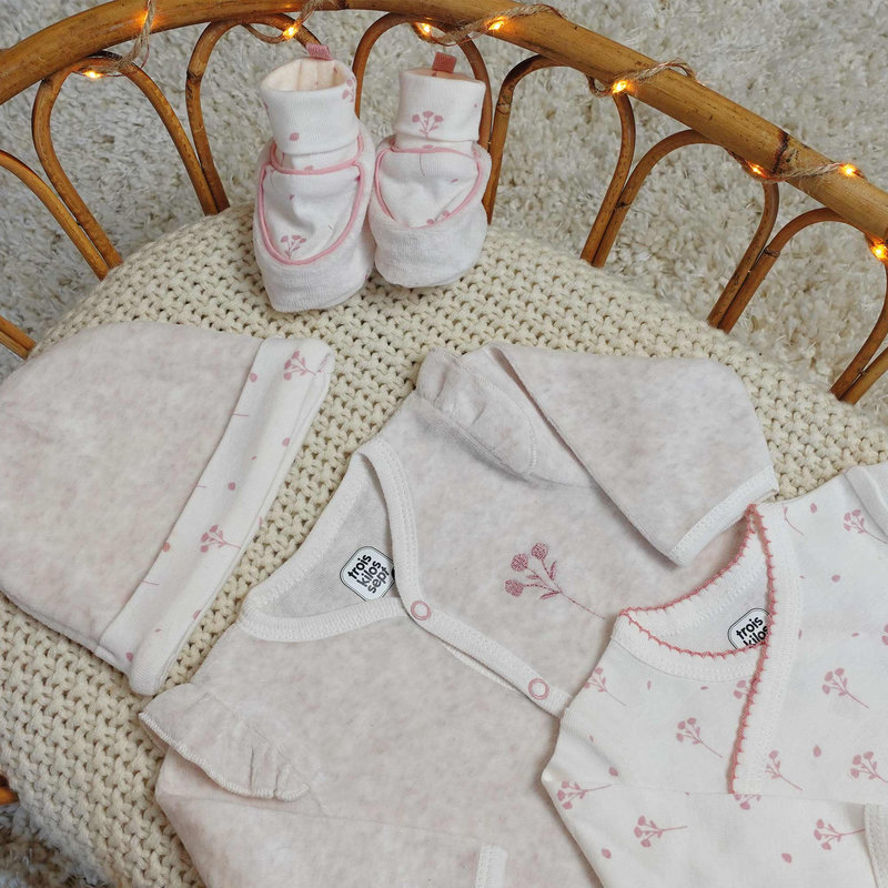 Kit Naissance Beige Fleuri 1 mois Trois Kilos Sept lifestyle 