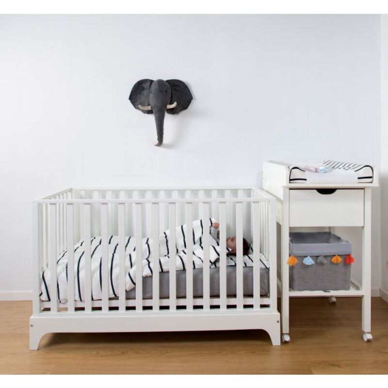 Lit bébé 70x140 cm avec barreaux amovibles blanc et gris - BAMBINO