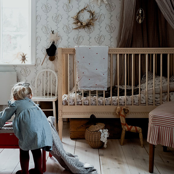 Lit bébé évolutif en bois Massif avec matelas Gustavienne Natural GUSTAVIENNE lifestyle3