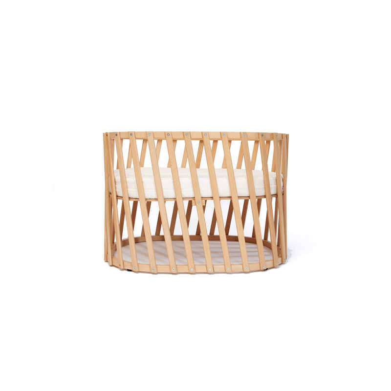 Lit bébé évolutif Lugo en bois naturel avec matelas 70 x 90 Charlie Crane face haut