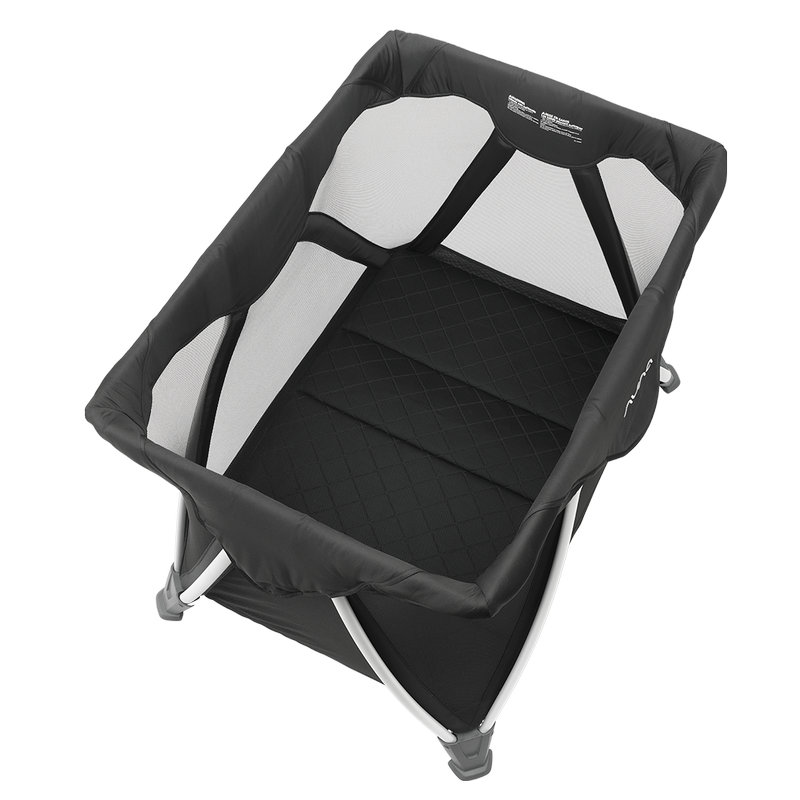 Lit de voyage Sena Aire Caviar Nuna dessus 1