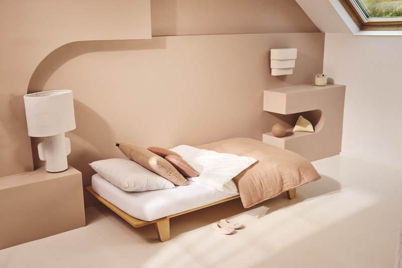 Lit Yomi avec matelas Charlie Crane lifestyle 1