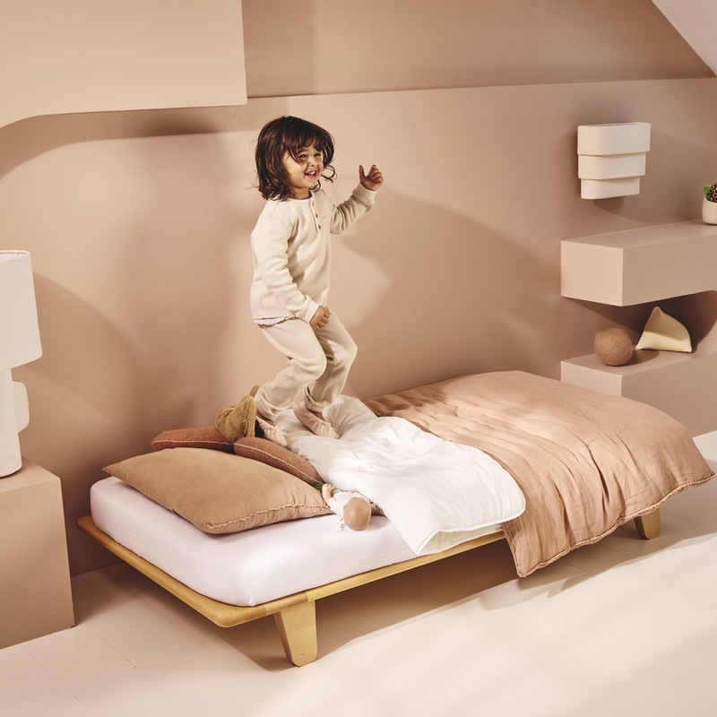 Lit Yomi avec matelas Charlie Crane lifestyle 2