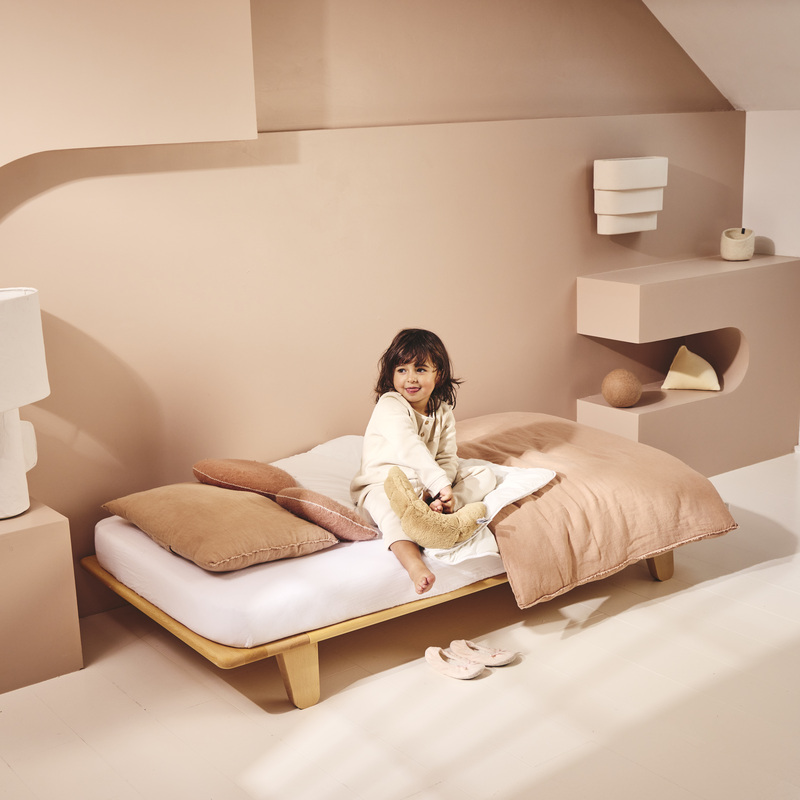 Lit Yomi avec matelas Charlie Crane lifestyle 3