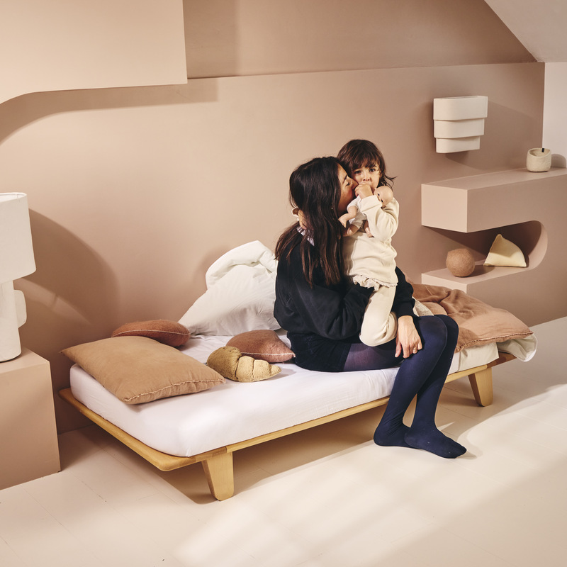 Lit Yomi avec matelas Charlie Crane lifestyle 5