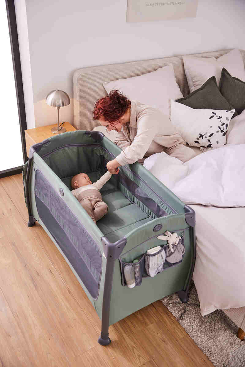 Pack lit parapluie Play N Relax center + drap housse Hauck lifestyle 1