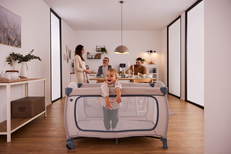 Lit parapluie Sleep N Play Go Plus Hauck lifestyle 1