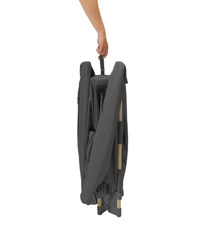 Le Pack lit de voyage 3-en-1 Swift + drap housse bébé et enfant Maxi-Cosi plié
