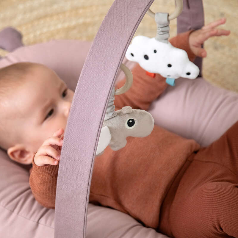 Lot de 2 Jouets d'éveil à suspendre Happy clouds Sable Done by Deer lifestyle2