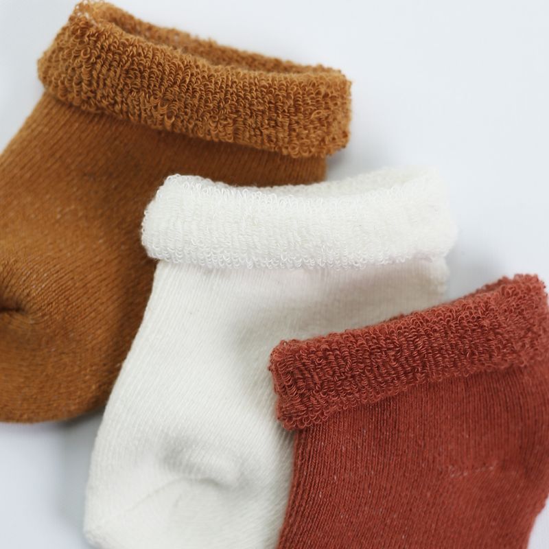 Lot 3 Paires De Chaussettes 0-6m Terracotta/Ecru/Camel 3kg7 lifestyle 1