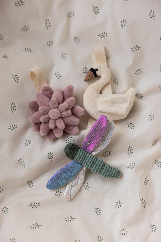 Lot de 3 petits jeux d'éveil Fleur, Cygne, Libellule Sebra produits à plat