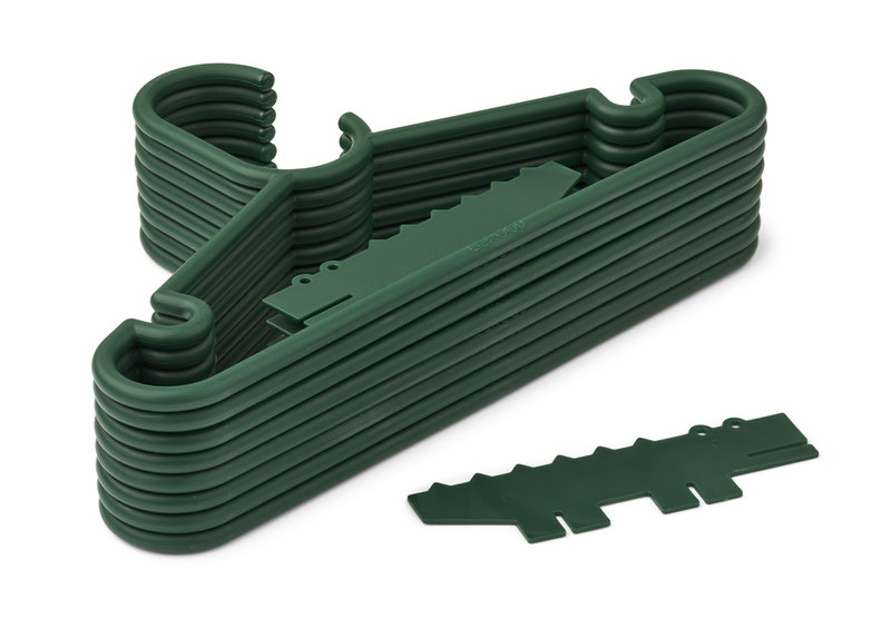Lot de 8 Cintres Crocodile Falton Garden Green Liewood legerement sur le cote avec crocodile sur le cote 