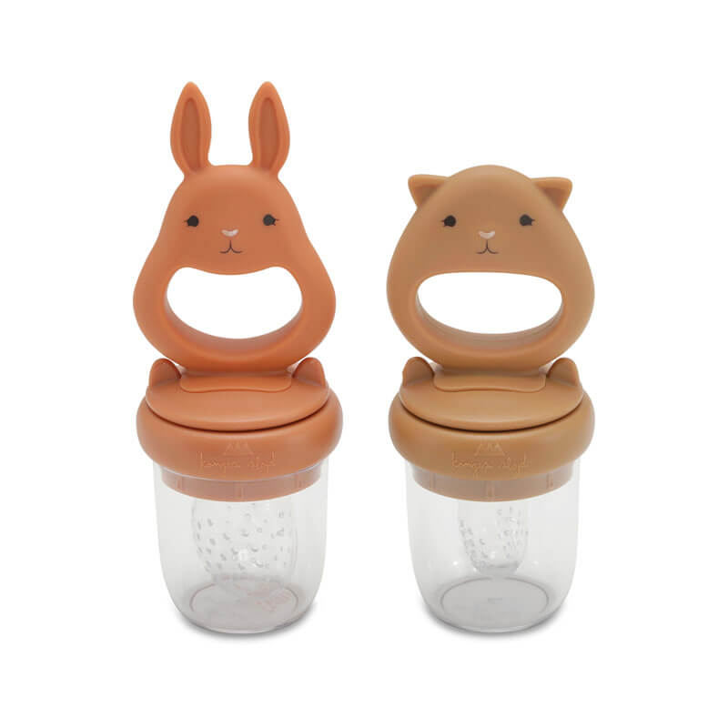 Lot de deux grignoteuses en silicone Almond/Terracotta Konges slojd