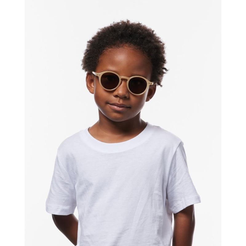 Lunettes de soleil 3 - 5 ans modèle #d Macchiato IZIPIZI lifestyle 2