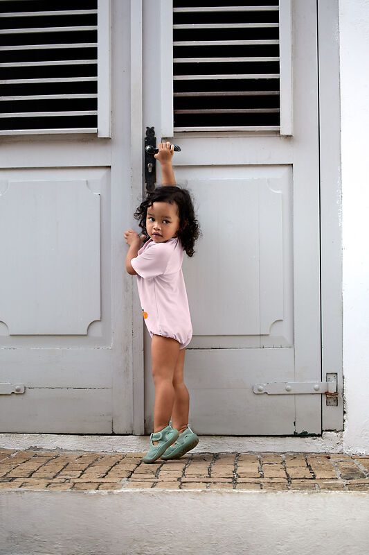 Maillot de bain 1 pièce rose pâle manches courtes Lassig lifestyle 2