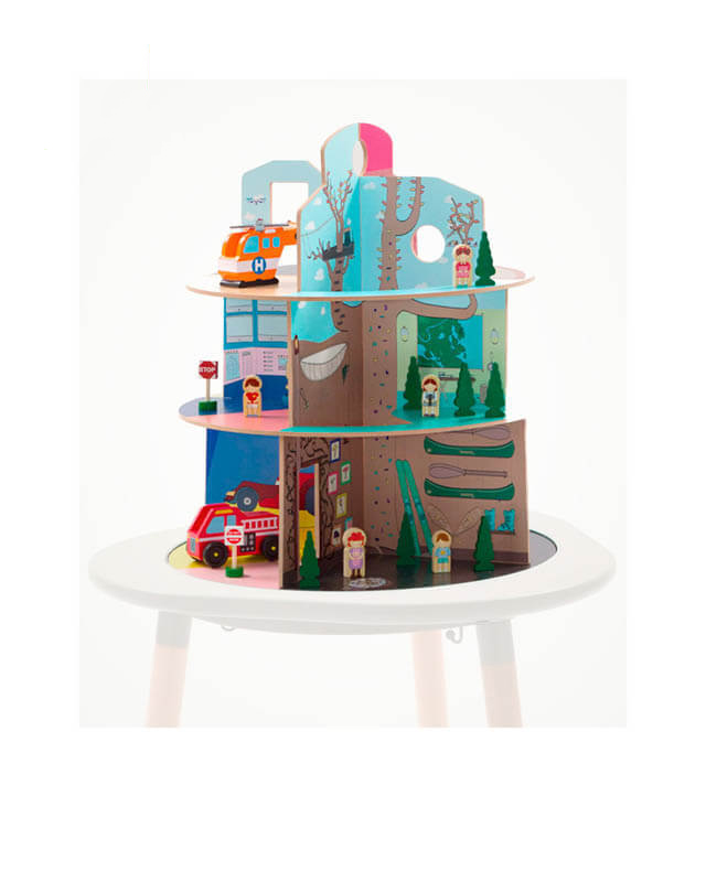 Maison en bois pour table d'activités MuTable Maison des héros Stokke sans logo