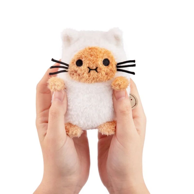 Mini Peluche Ricespud Chat Blanc Noodoll dans les mains