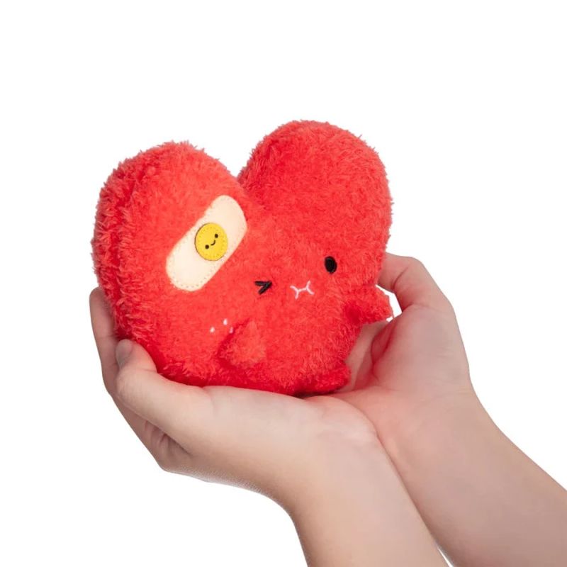 Mini Peluche St Valentin Riceache Noodoll dans les mains