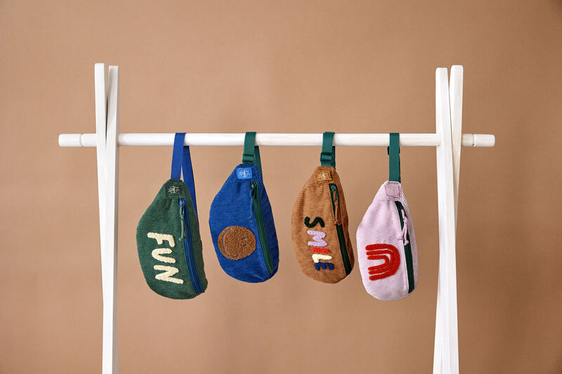 Mini sac banane Little Gang velours Lassig lifestyle3
