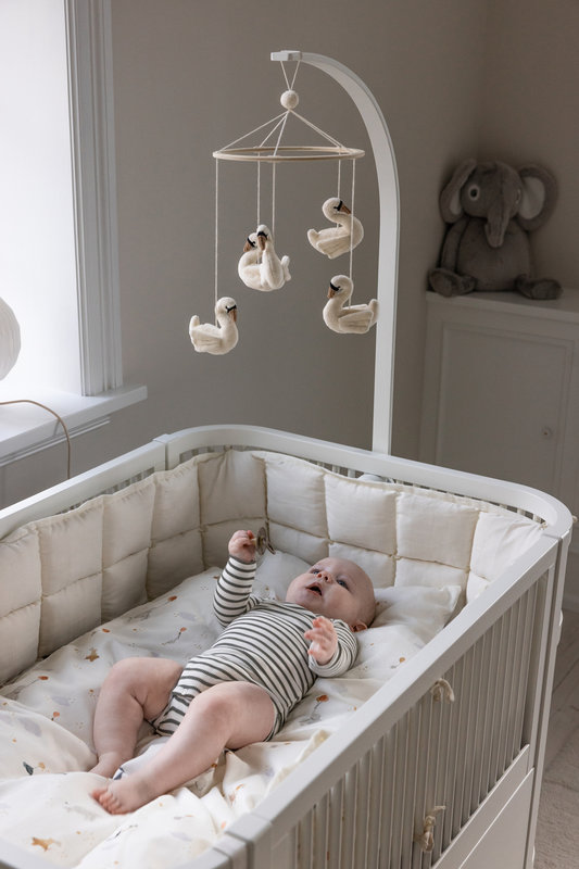 Mobile bébé Cygne Sebra lifestyle 2