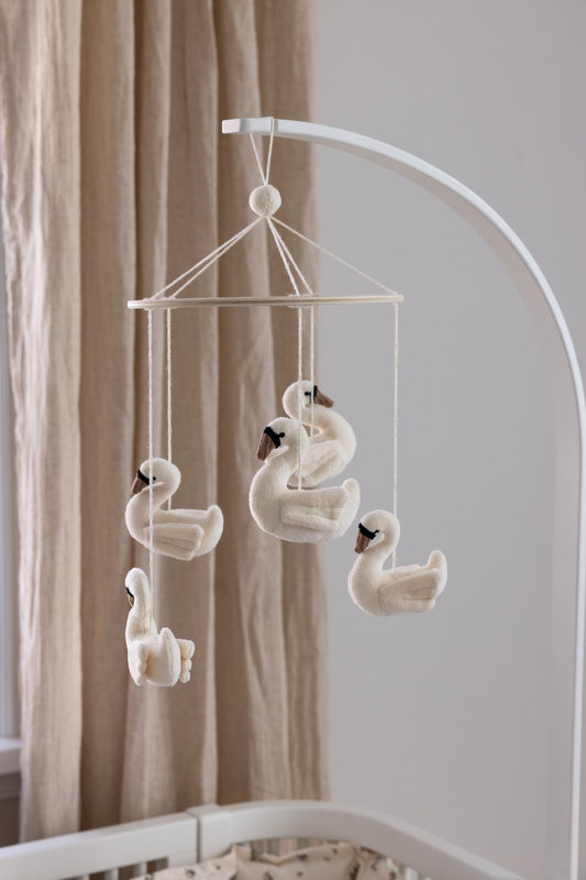Mobile bébé Cygne Sebra lifestyle 4