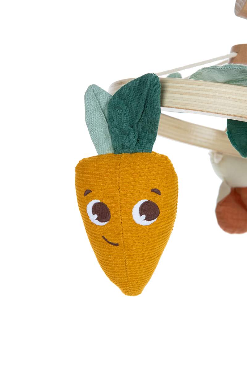 Mobile en bois naturel - Garden of Adventures Tiny Love carotte