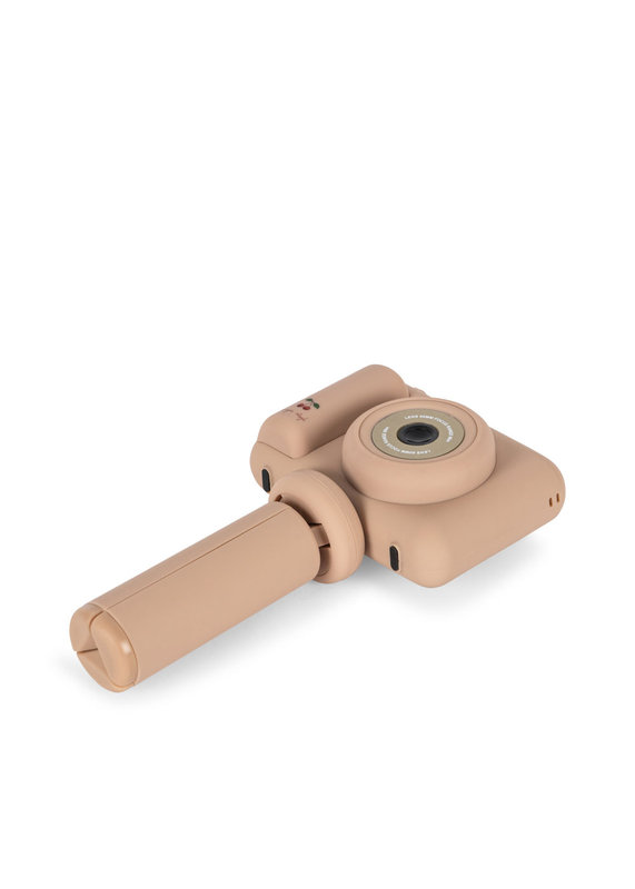 Mon premier appareil photo Cerise Konges Slojd couché côté 