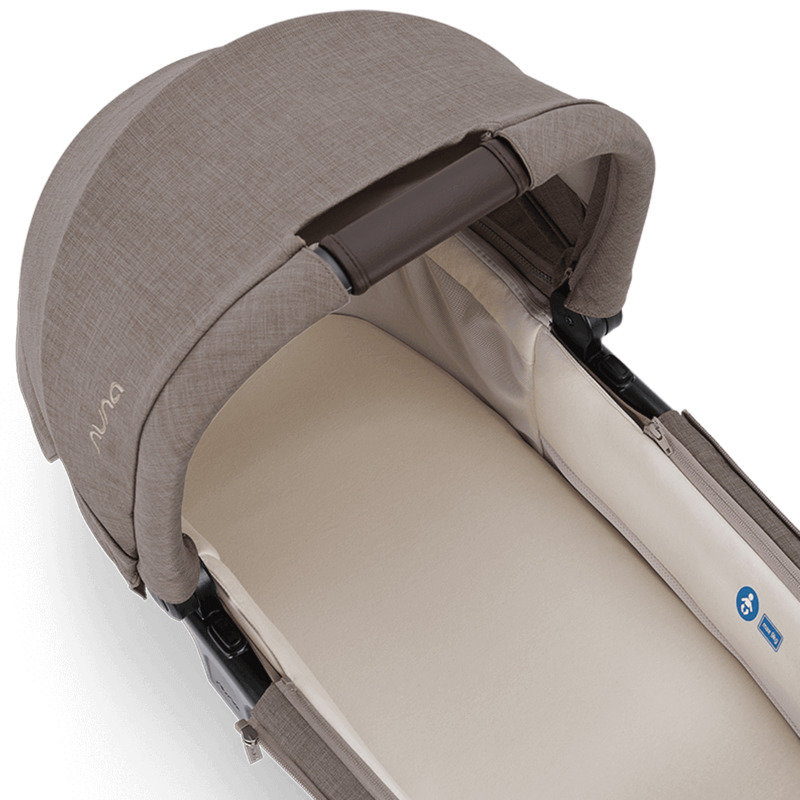 Nacelle LYTL Nuna x BMW Umber Nuna intérieur