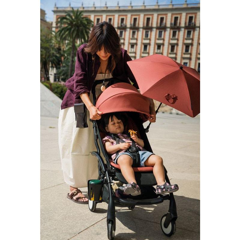 Ombrelle pour poussette YOYO 5 Berry STOKKE lifestyle 3