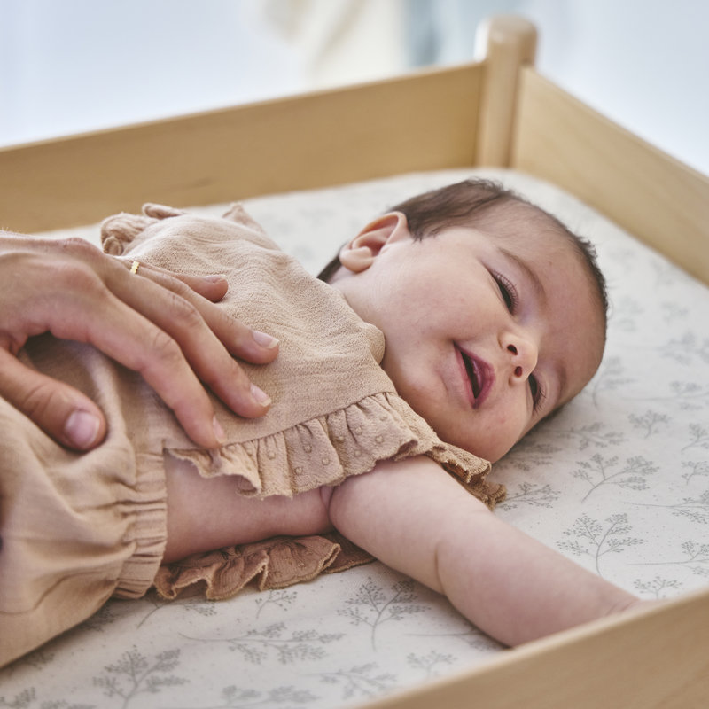 Pack Table à langer Pago avec matelas à langer Charlie Crane lifestyle 2