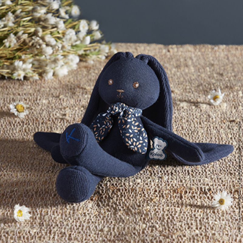 Pantin lapin 25 cm bleu nuit Kaloo ambiance