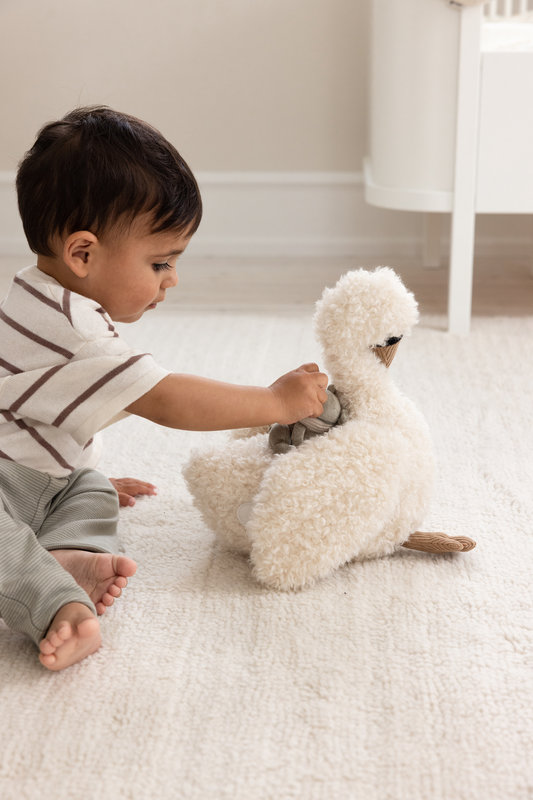 Peluche d'activité Cygne Sebra lifestyle 4
