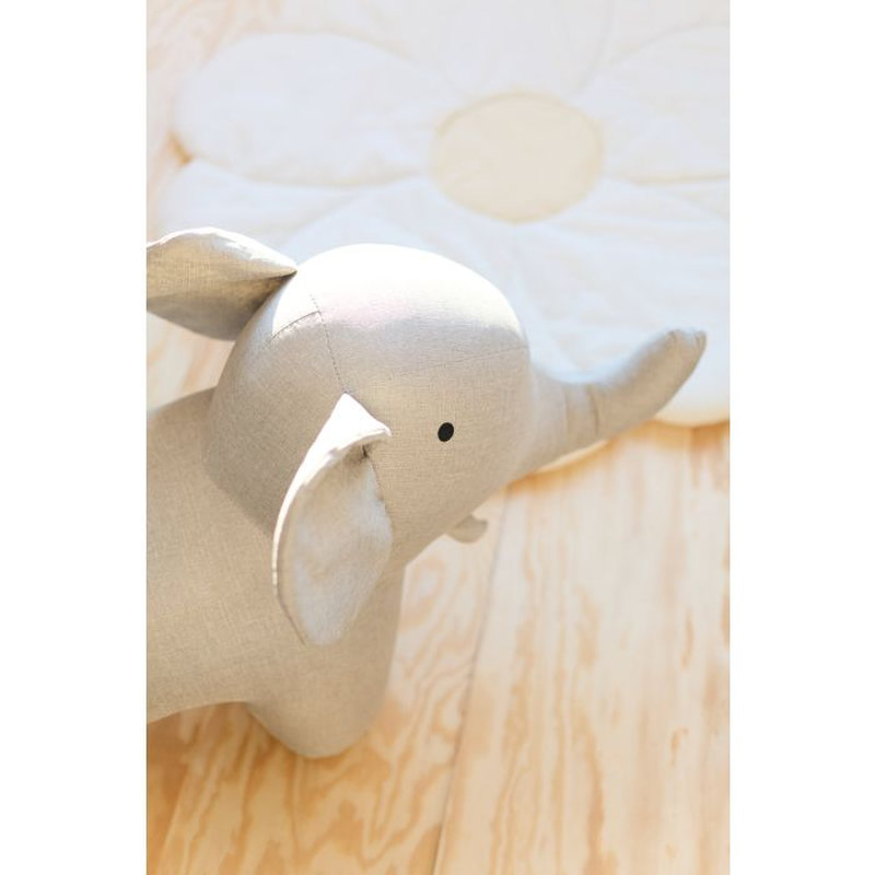 Peluche Éléphant debout Lin Gris Childhome lifestyle 2
