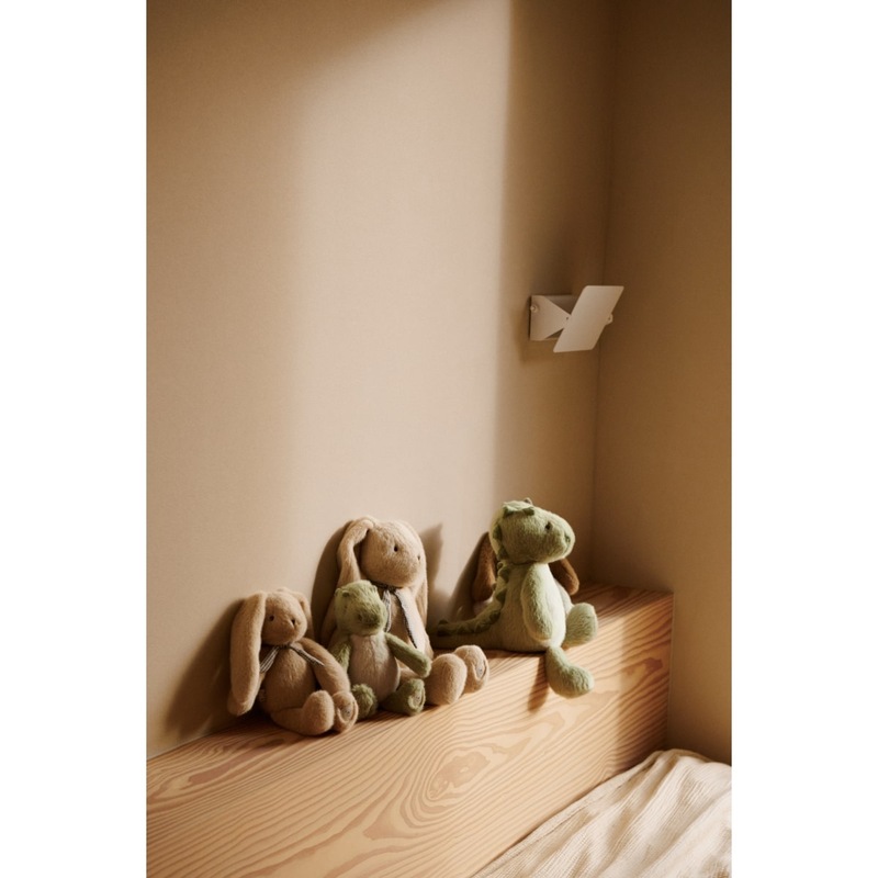 Petit Lapin en Peluche Binnie Mist LIEWOOD lifestyle2